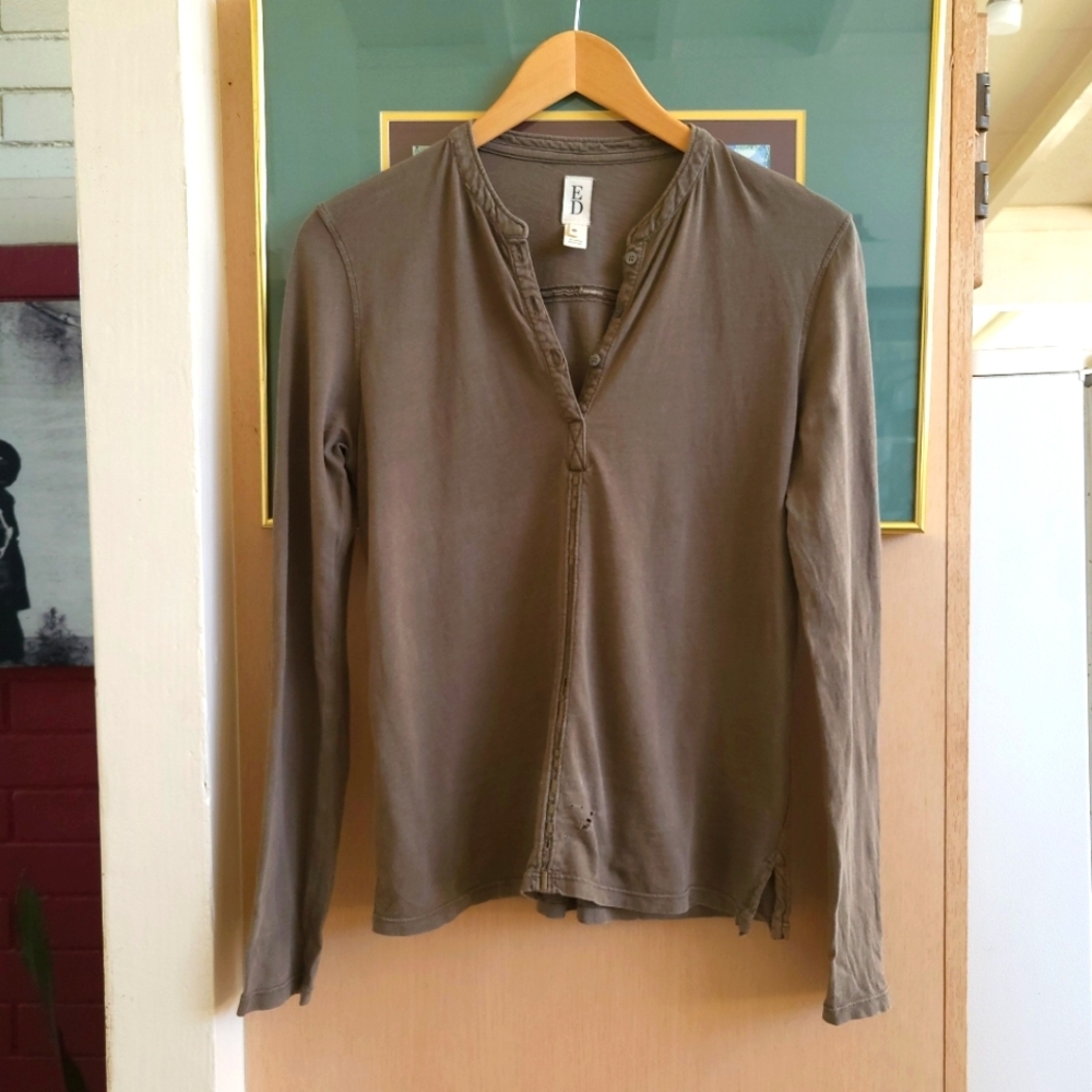 Distressed Fitted Long Sleeve blouse